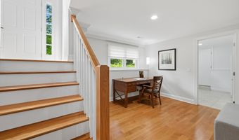 3 Bayberry Dr, Brookfield, CT 06804