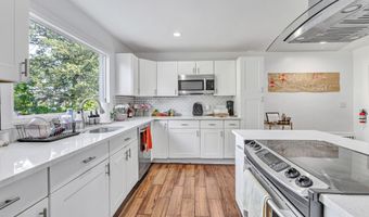 86 Vanguard St, Bridgeport, CT 06606