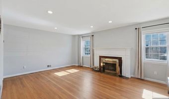2 Lloyd Pl, Belleville, NJ 07109