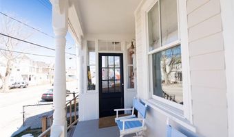 16 Carroll Ave, Newport, RI 02840