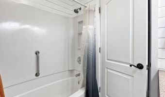 1041 S Columbus Cir, Ashland, OH 44805