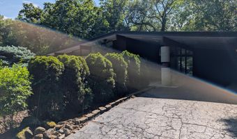 12 S Shore Ave, Beverly Shores, IN 46301