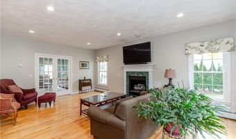 11 Raven Cir, Cranston, RI 02921