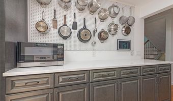 25 Spanker St, Jamestown, RI 02835