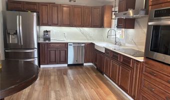 23 Granite St, Johnston, RI 02919