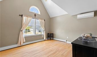 3 Jones Ave, Bristol, RI 02809