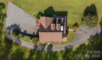 400 Three Dog Mountain Rd, Bakersville, NC 28705