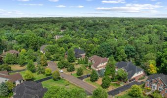 2086 Autumn Hill Dr, Ann Arbor, MI 48103