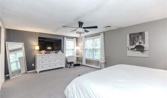 25 Venturi Grn A, North Providence, RI 02904