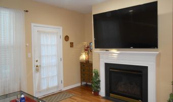 4 Hidden Lake Cir, Barnegat, NJ 08005