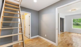 1040 Rustic Hills Dr, Ashland City, TN 37015