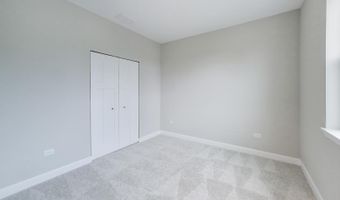 387 Masters Dr, Addison, IL 60101