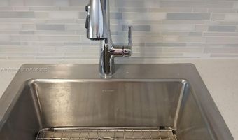 20505 E Country Club Dr 138, Aventura, FL 33180