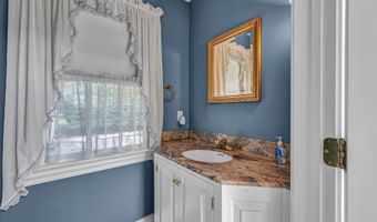 20 Bolleswood Ln, Avon, CT 06001