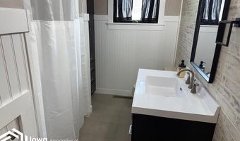 1203 N McCoy St, Algona, IA 50511