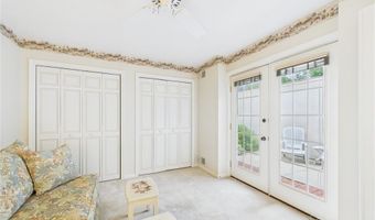 102 Pine Glen Dr, East Greenwich, RI 02818