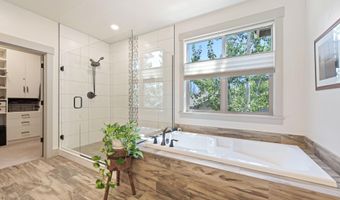 2005 NW Glassow Dr, Bend, OR 97703