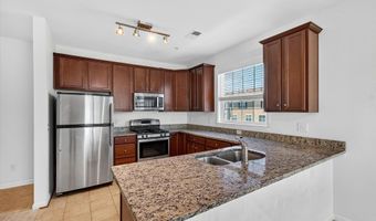 24620 BYRNE MEADOW Sq 300, Aldie, VA 20105
