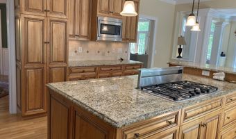 15 Logging Trail Ln, Brookfield, CT 06804
