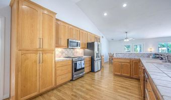 4876 Park Dr, Carlsbad, CA 92008