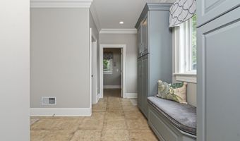1 Stoneridge Dr, Albany, NY 12211