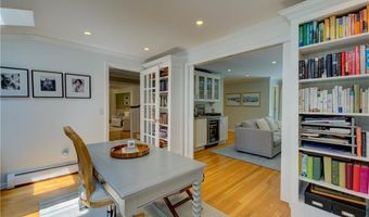 22 Pine Top Rd, Barrington, RI 02806