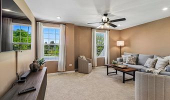8 Liam Ct, Algonquin, IL 60102
