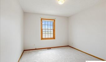 803 Clearwater Cir, Beatrice, NE 68310