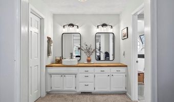 134 Moonlight Valley Dr, Ash Grove, MO 65604