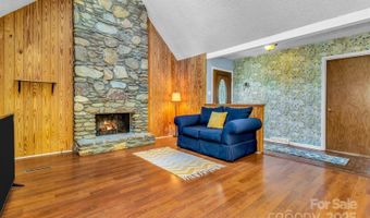 5 Fairway Dr, Arden, NC 28704