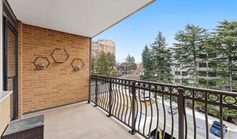 2030 N ADAMS St 911, Arlington, VA 22201