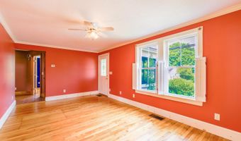 17 Main St, Albion, ME 04910
