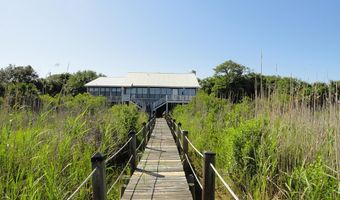 130 Bay Ave, Apalachicola, FL 32320