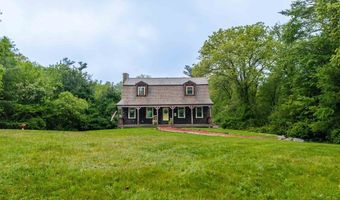 18 Lynn Ellen Dr, Acushnet, MA 02743