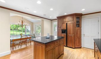 340 Newman Ave, East Providence, RI 02916
