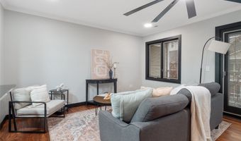 301 SE Delaware Ave 303, Ankeny, IA 50021