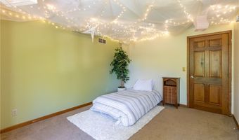 55 Hunt Club Cir, Amherst, NY 14051