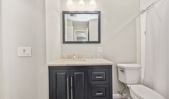 8 Brookview Ct, Bethel, CT 06801
