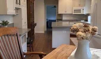 909 E Rockwell St, Arlington Heights, IL 60005