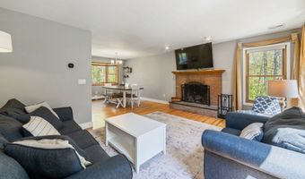 225 Bethmour Rd, Bethany, CT 06524