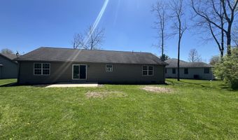 1409 White Pines Dr, Bellefontaine, OH 43311