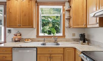 16 Williamsburg Dr, Amherst, NH 03031