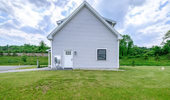 5 Goldfinch Dr, Falmouth, ME 04105