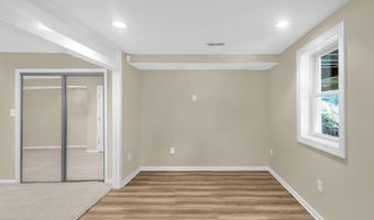 2206 FORT WARD Pl, Alexandria, VA 22304