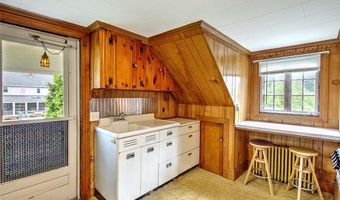 3 Waumsett Ave, Cumberland, RI 02864