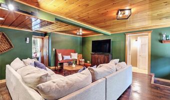 10 Narrow Ln, Charlestown, RI 02813