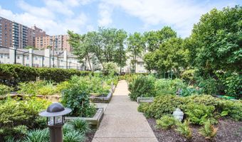5300 HOLMES RUN Pkwy 417, Alexandria, VA 22304