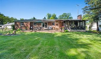16 Lakeridge Dr, Adrian, MI 49221
