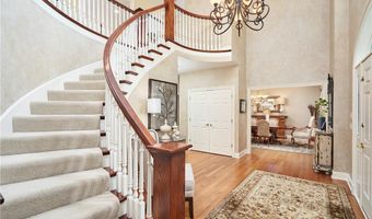 662 Heatherleigh Dr, Akron, OH 44333