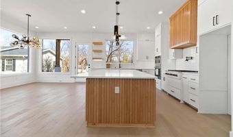 727 NE 2nd St, Bentonville, AR 72712